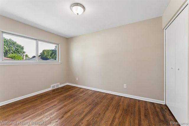 16140 Kennedy Street, Roseville, MI 48066