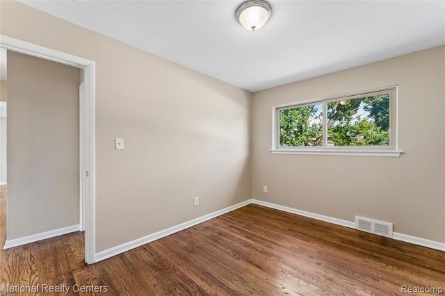 16140 Kennedy Street, Roseville, MI 48066
