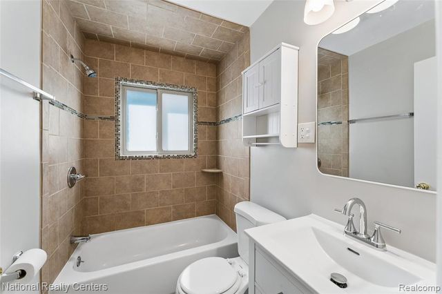 16140 Kennedy Street, Roseville, MI 48066