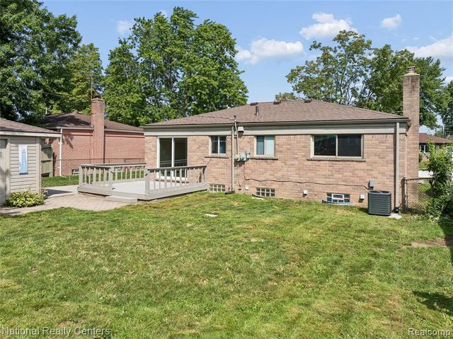 16140 Kennedy Street, Roseville, MI 48066
