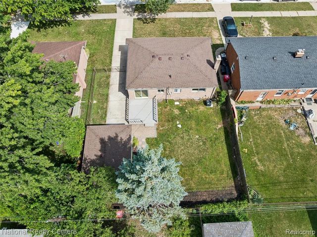 16140 Kennedy Street, Roseville, MI 48066