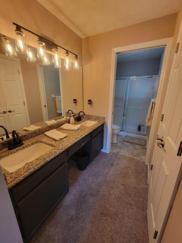 238 Langshire Court, Florence, KY 41042
