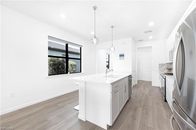 20039 Kingmont DR, Estero, FL 33928