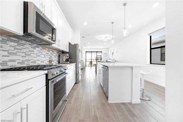 20039 Kingmont DR, Estero, FL 33928