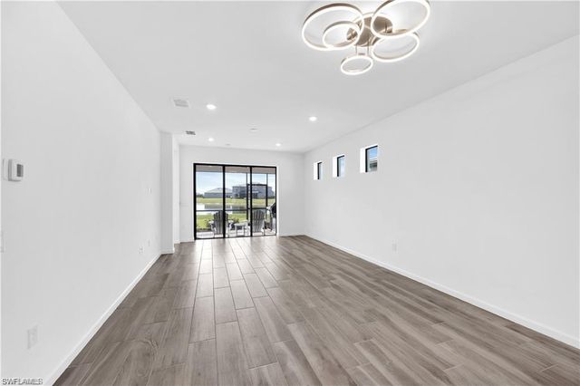 20039 Kingmont DR, Estero, FL 33928