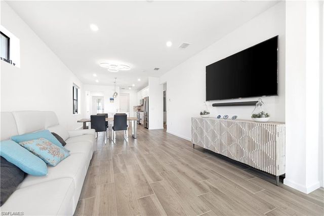 20039 Kingmont DR, Estero, FL 33928