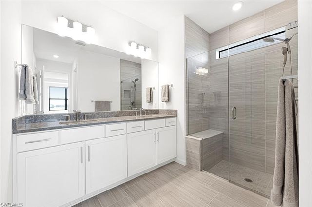 20039 Kingmont DR, Estero, FL 33928