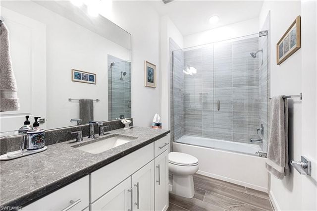 20039 Kingmont DR, Estero, FL 33928