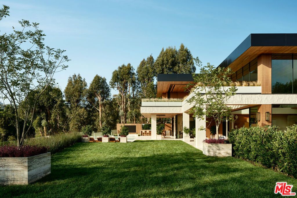 401 N Tigertail Road, Los Angeles, CA 90049 — exterior
