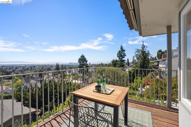 1989 Oakview Dr, Oakland, CA 94602