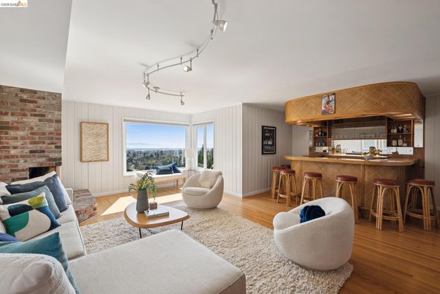 1989 Oakview Dr, Oakland, CA 94602