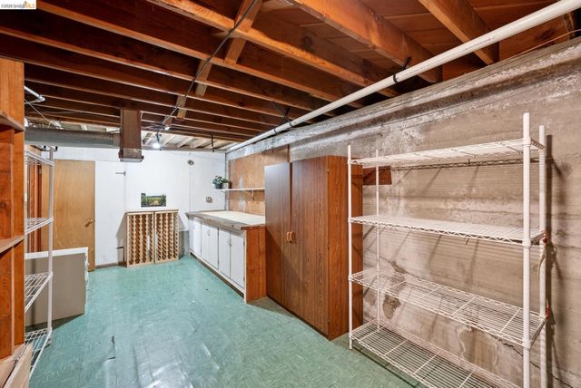 1989 Oakview Dr, Oakland, CA 94602