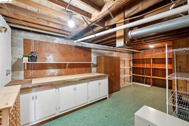 1989 Oakview Dr, Oakland, CA 94602