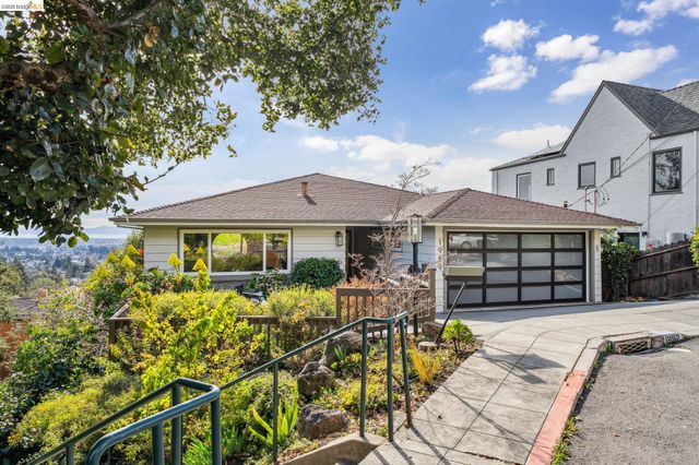 1989 Oakview Dr, Oakland, CA 94602