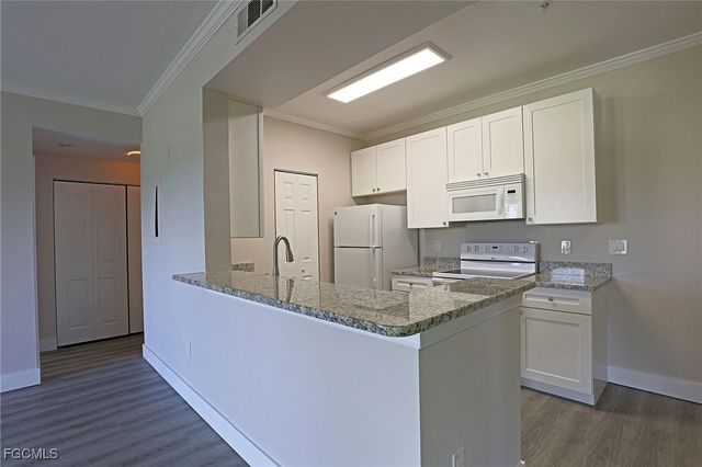 11480 Villa Grand 123, Fort Myers, FL 33913