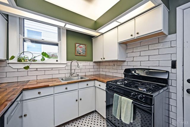 2240 Ravine Street, Cincinnati, OH 45219