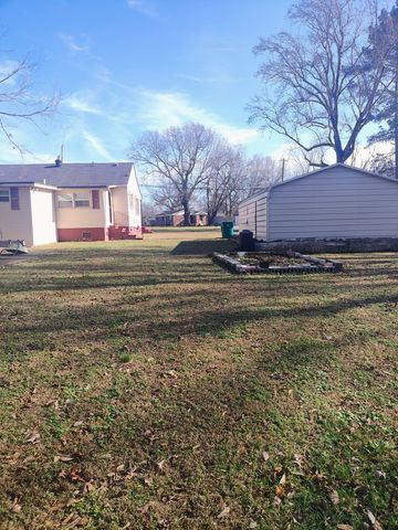 286 Hillcrest Circle Dr, Jackson, TN 38301