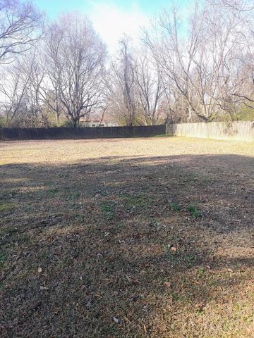 286 Hillcrest Circle Dr, Jackson, TN 38301