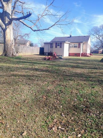 286 Hillcrest Circle Dr, Jackson, TN 38301