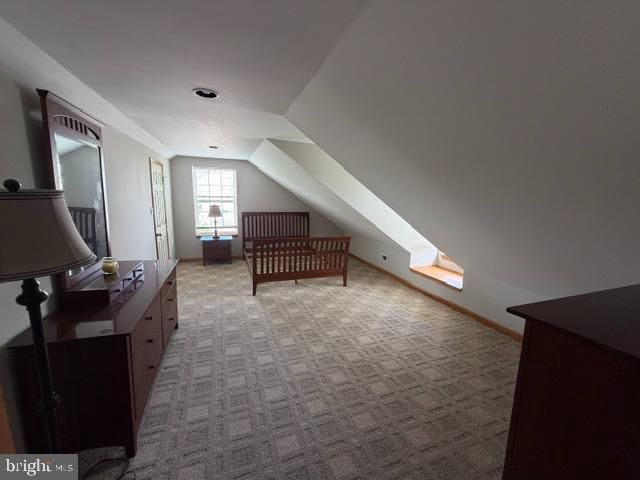 2051 LOCKERBIE RD, Schwenksville, PA 19473