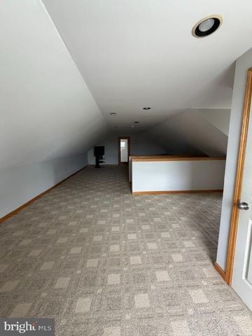 2051 LOCKERBIE RD, Schwenksville, PA 19473