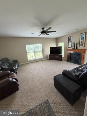 2051 LOCKERBIE RD, Schwenksville, PA 19473