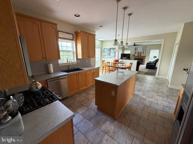 2051 LOCKERBIE RD, Schwenksville, PA 19473