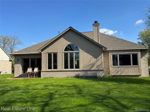 1668 S Shore Drive, Rochester Hills, MI 48307