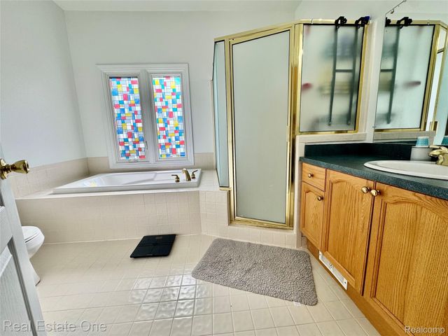 1668 S Shore Drive, Rochester Hills, MI 48307