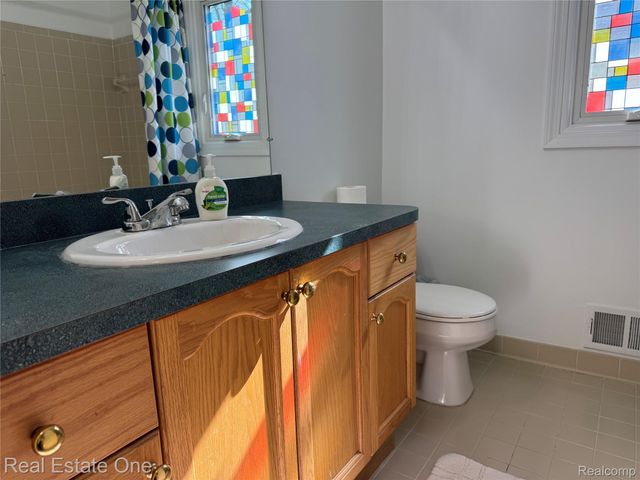 1668 S Shore Drive, Rochester Hills, MI 48307