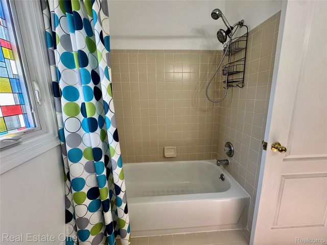 1668 S Shore Drive, Rochester Hills, MI 48307
