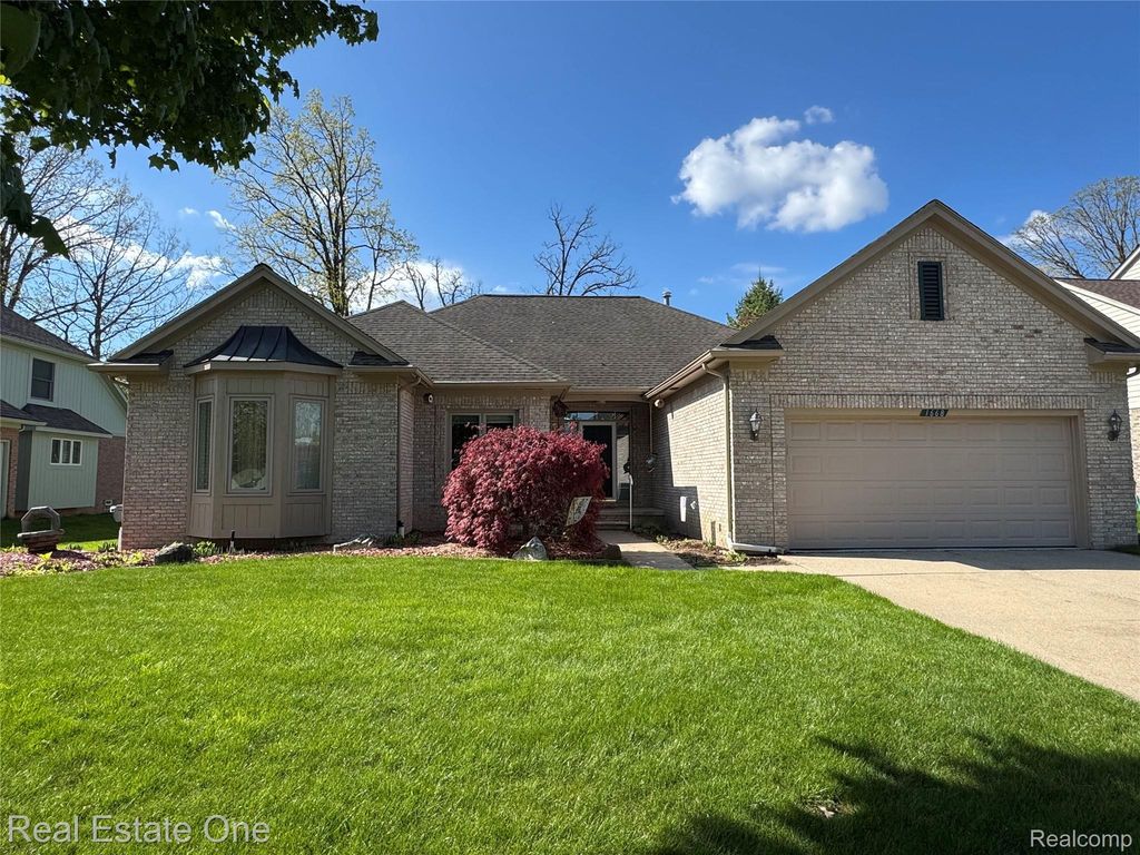 1668 S Shore Drive, Rochester Hills, MI 48307