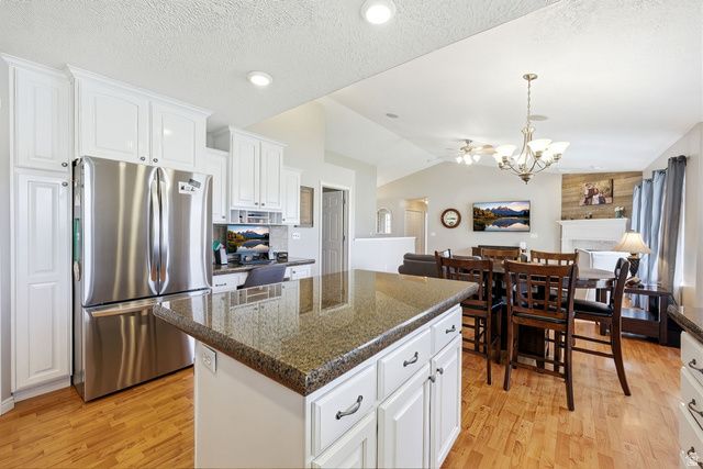 134 N WAGON WHEEL CIR, Farmington, UT 84025