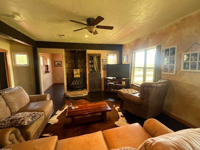 715 County Road 426, Purmela, TX 76566
