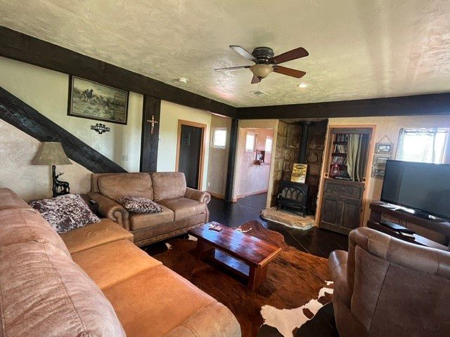 715 County Road 426, Purmela, TX 76566