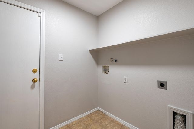 7801 Chaco Mesa Loop NW, Albuquerque, NM 87114