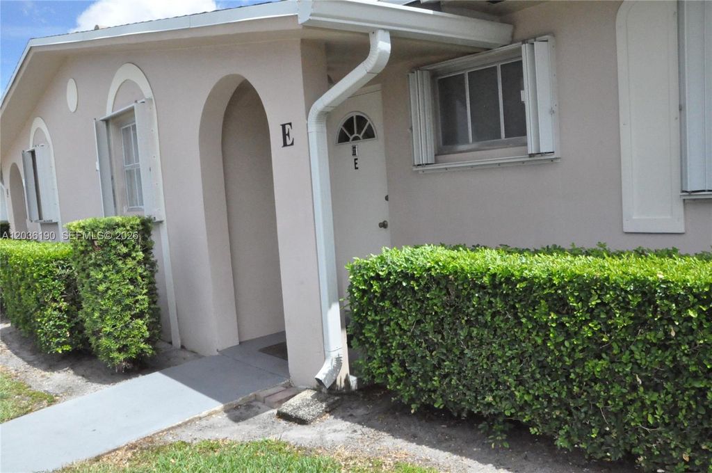 2784 E Dudley Dr E E, West Palm Beach, FL 33415