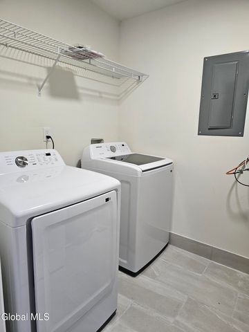 489 Grooms Road Unit C, Clifton Park, NY 12065