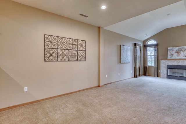 W155N7081 Amberleigh CIRCLE, Menomonee Falls, WI 53051