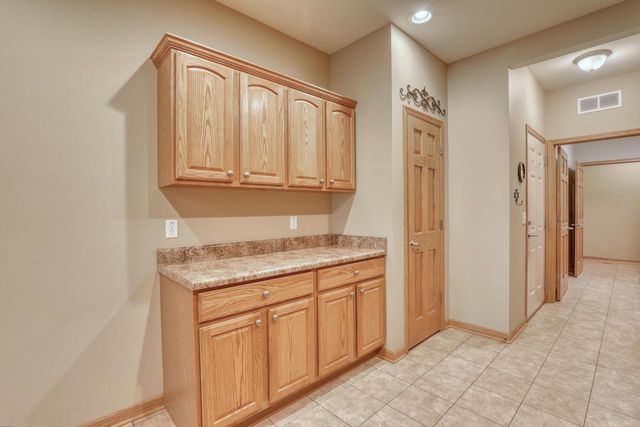 W155N7081 Amberleigh CIRCLE, Menomonee Falls, WI 53051