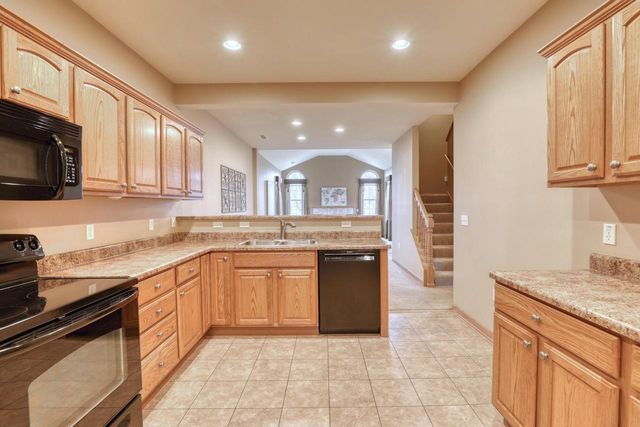 W155N7081 Amberleigh CIRCLE, Menomonee Falls, WI 53051