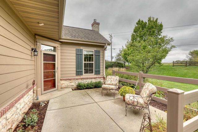 W155N7081 Amberleigh CIRCLE, Menomonee Falls, WI 53051