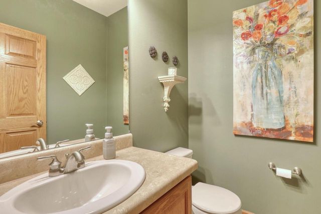 W155N7081 Amberleigh CIRCLE, Menomonee Falls, WI 53051