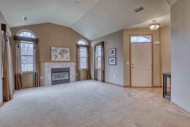 W155N7081 Amberleigh CIRCLE, Menomonee Falls, WI 53051