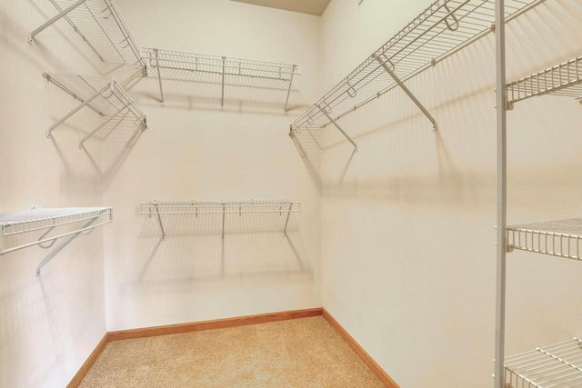 W155N7081 Amberleigh CIRCLE, Menomonee Falls, WI 53051