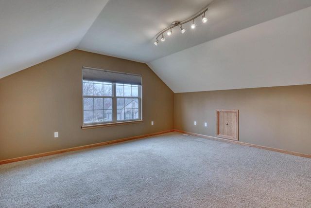 W155N7081 Amberleigh CIRCLE, Menomonee Falls, WI 53051