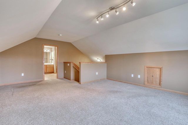 W155N7081 Amberleigh CIRCLE, Menomonee Falls, WI 53051