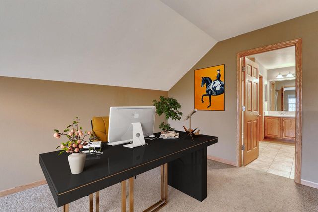 W155N7081 Amberleigh CIRCLE, Menomonee Falls, WI 53051