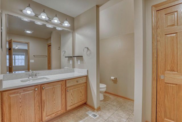 W155N7081 Amberleigh CIRCLE, Menomonee Falls, WI 53051