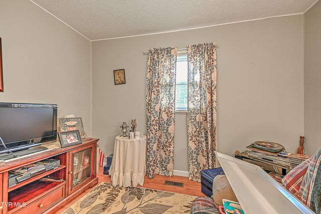 270 Alders Place Extension, Bristol, TN 37620